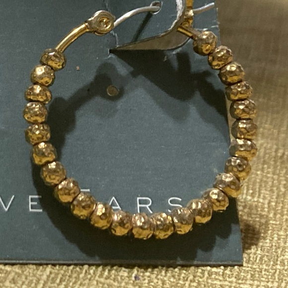 Museum Collection Sensitive Ears Hypo-allergenic Gold-tone hammered bead hoops - Picture 2 of 5
